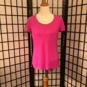 LuLuLemon Athletica top Pink w/logo lower hem sz M